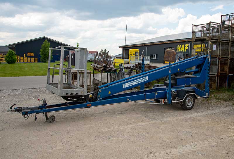Anhängerteleskopbühne DINO LIFT